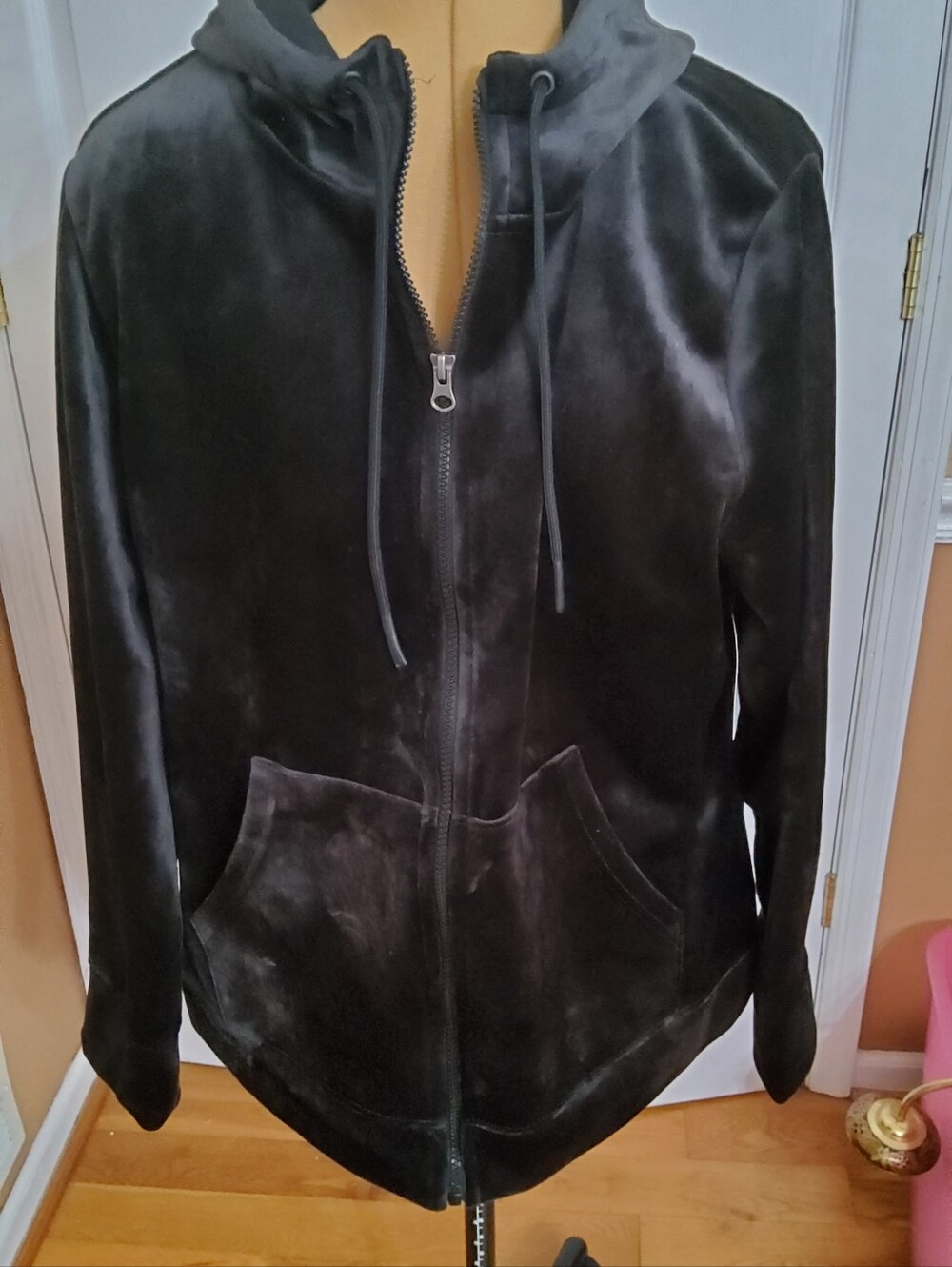 Time and Tru Women’s Black Velour Full Zip Hoodie Size XL 16-18 NWT